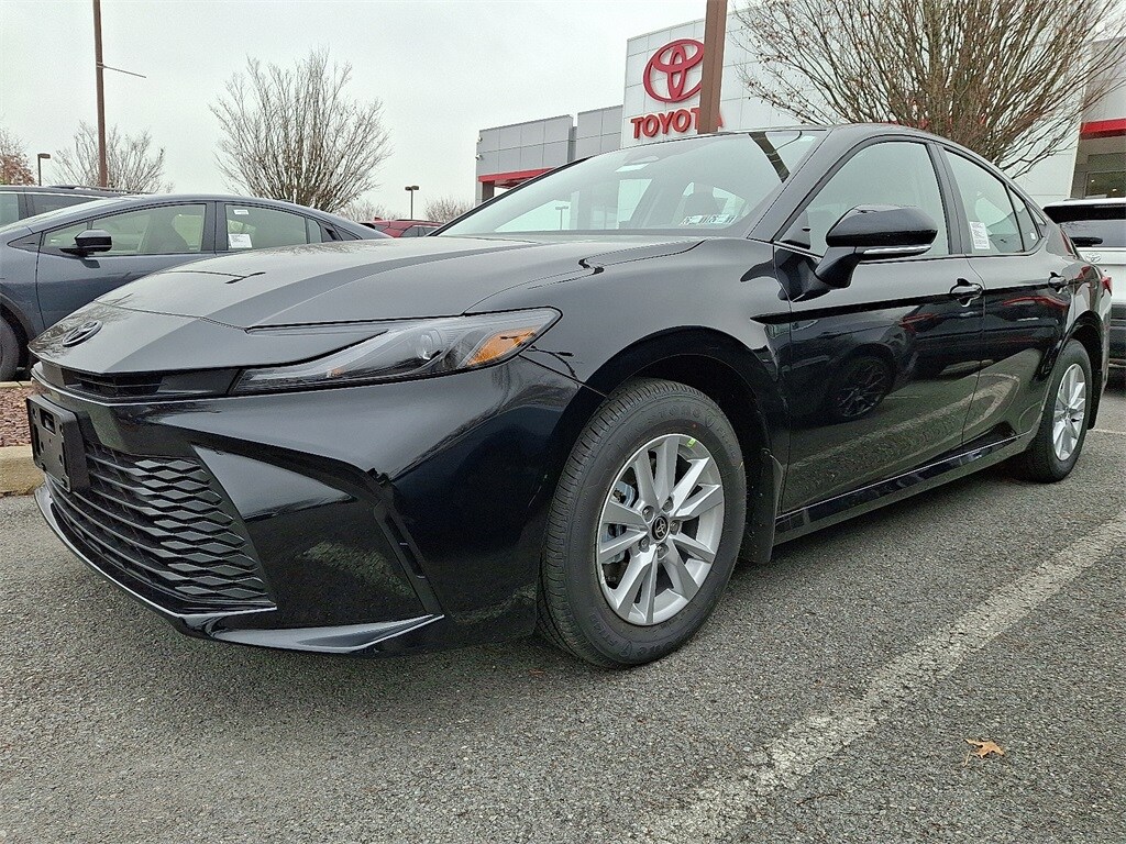 2026 Toyota Camry LE photo 2