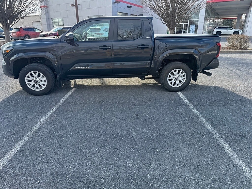 Used 2025 Toyota Tacoma SR5 Truck