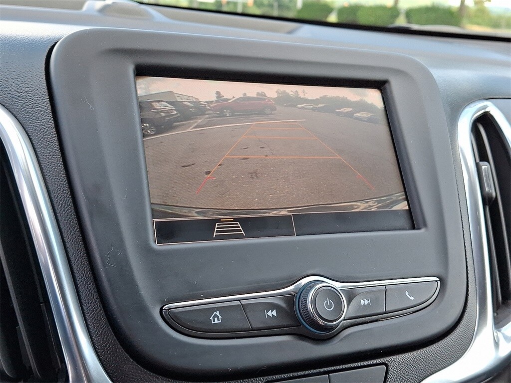 2022 Chevrolet Equinox LT photo 3