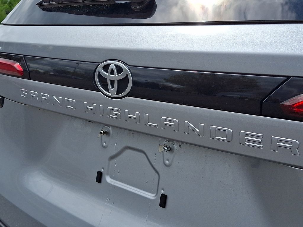 2024 Toyota Grand Highlander XLE - Photo 31