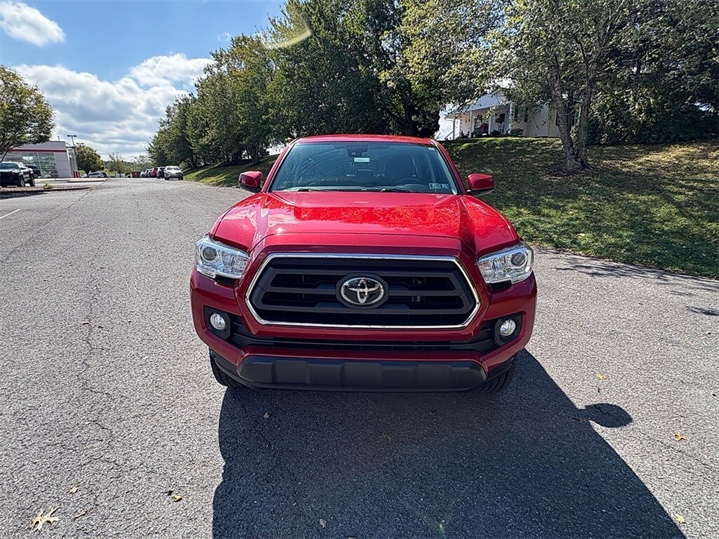 2022 Toyota Tacoma SR5 photo 2