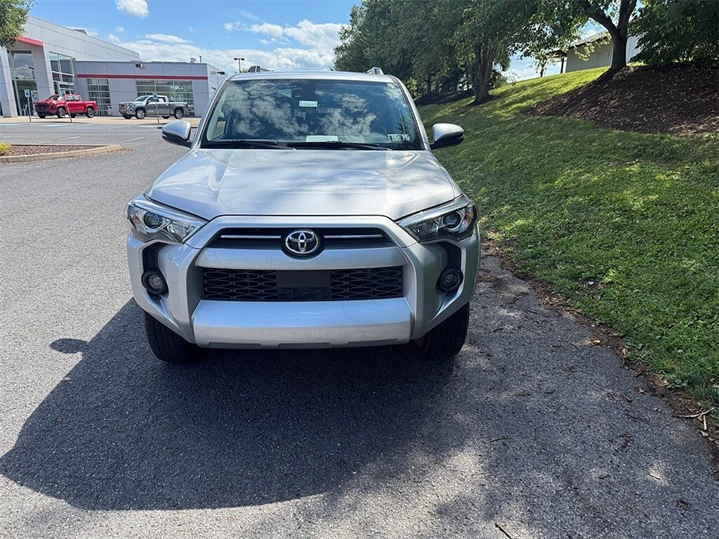 2024 Toyota 4Runner SR5 Premium photo 4