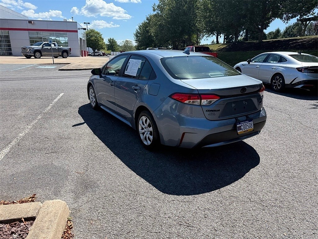 2022 Toyota Corolla LE photo 4