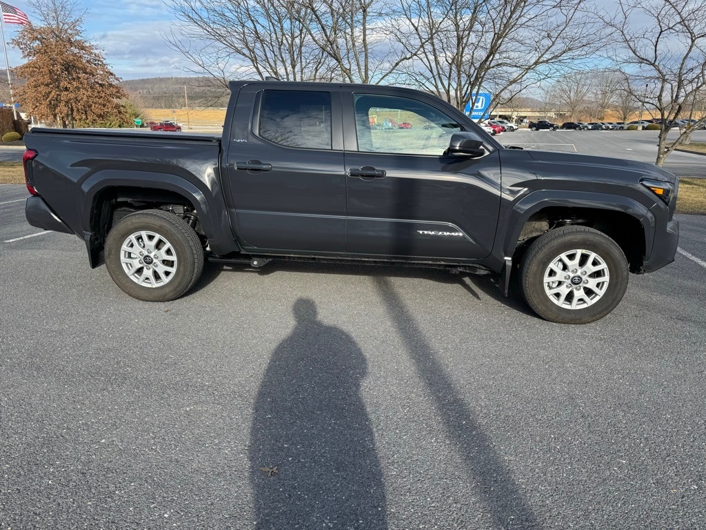 Used 2025 Toyota Tacoma SR5 Truck