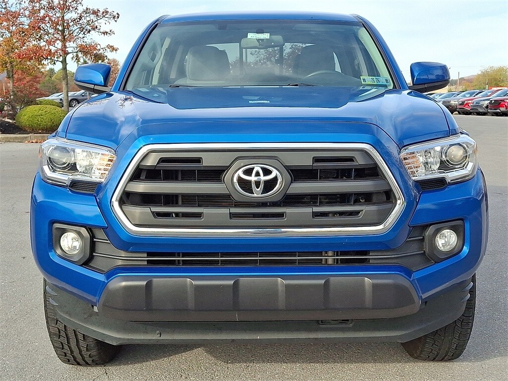 2017 Toyota Tacoma SR5 photo 4