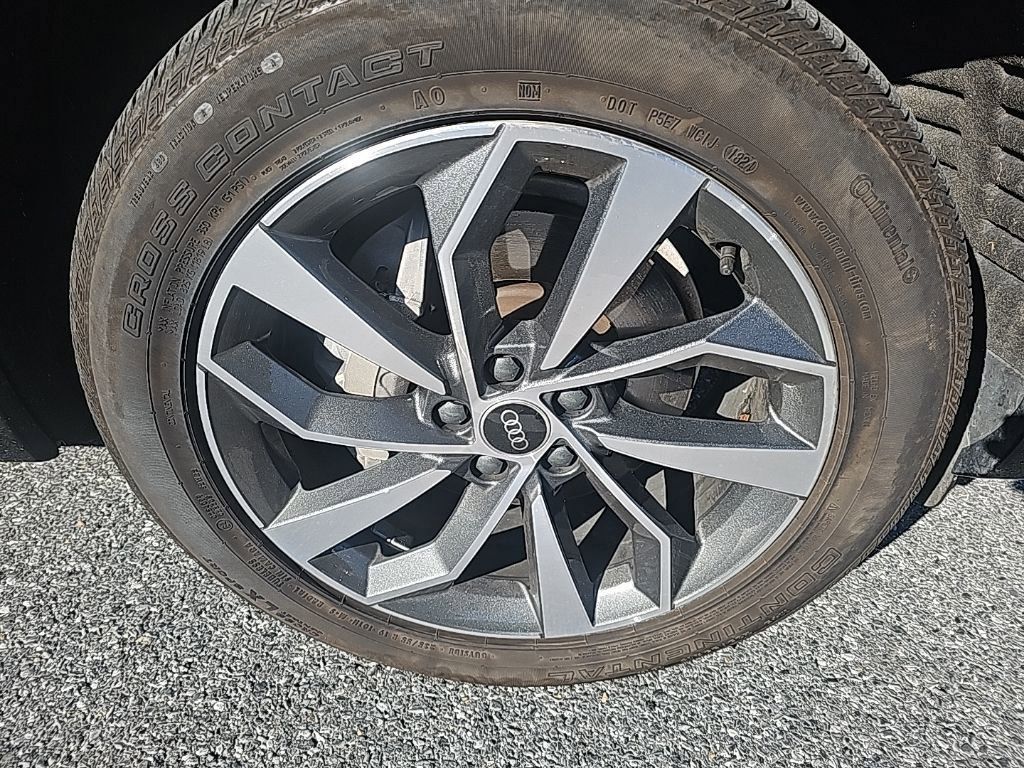 2022 Audi Q5 45 S line Premium Plus photo 3