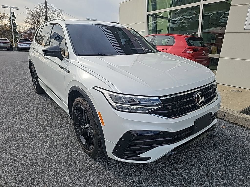 2024 Volkswagen Tiguan SE R-Line Black photo 4