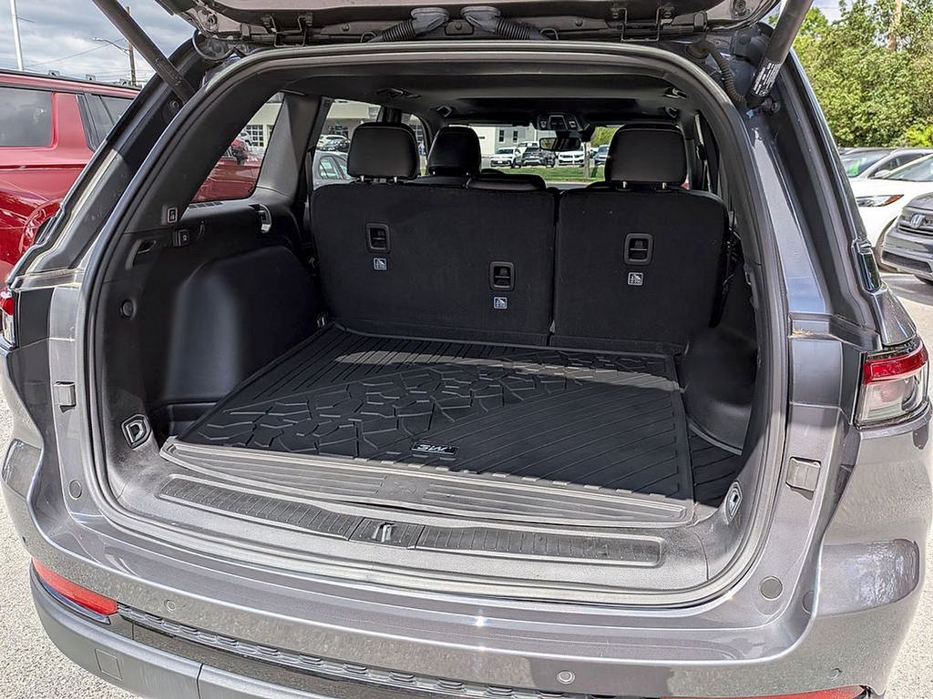 2023 Jeep Grand Cherokee Altitude - Photo 24