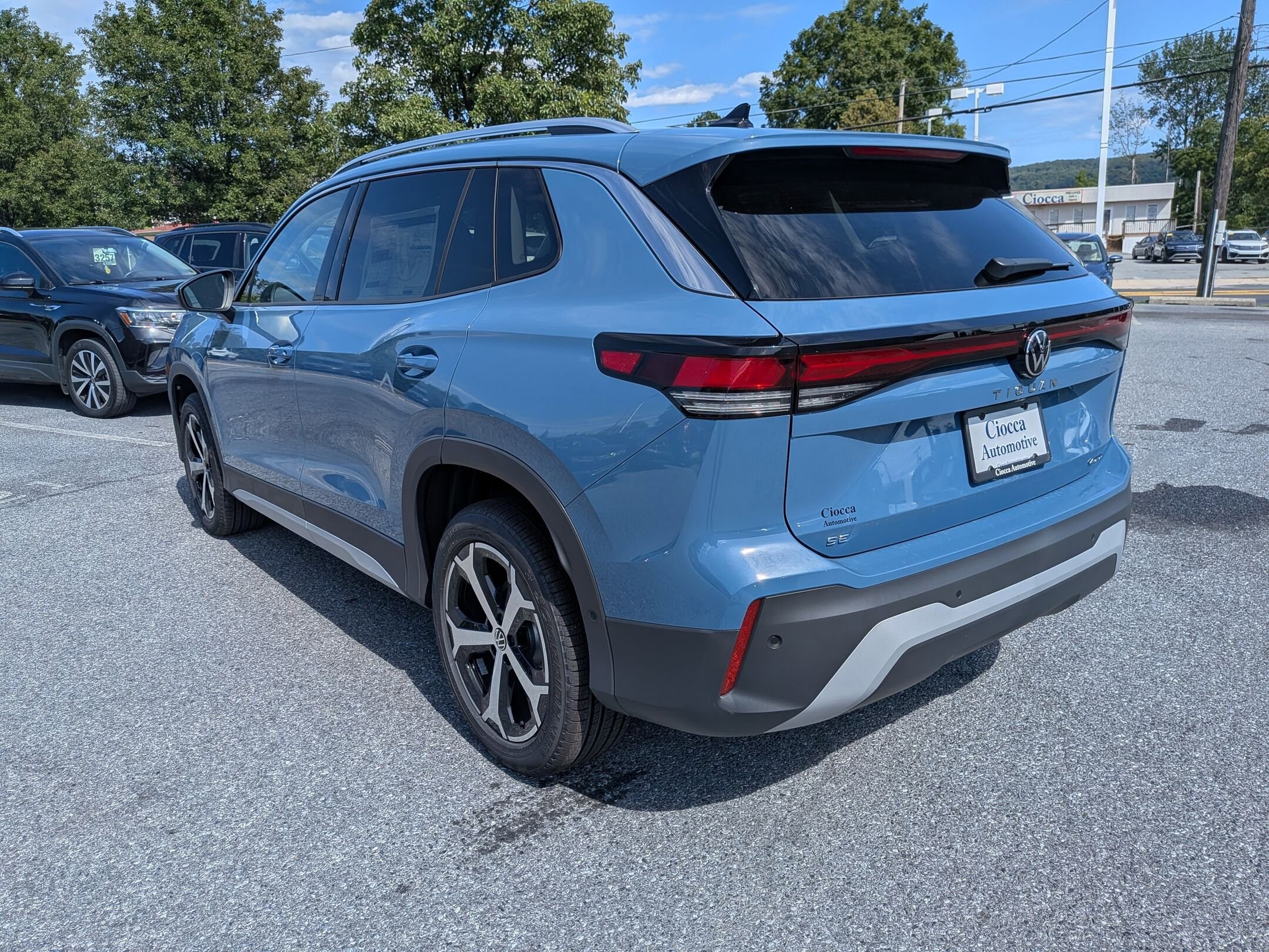 2025 Volkswagen Tiguan SE photo 4