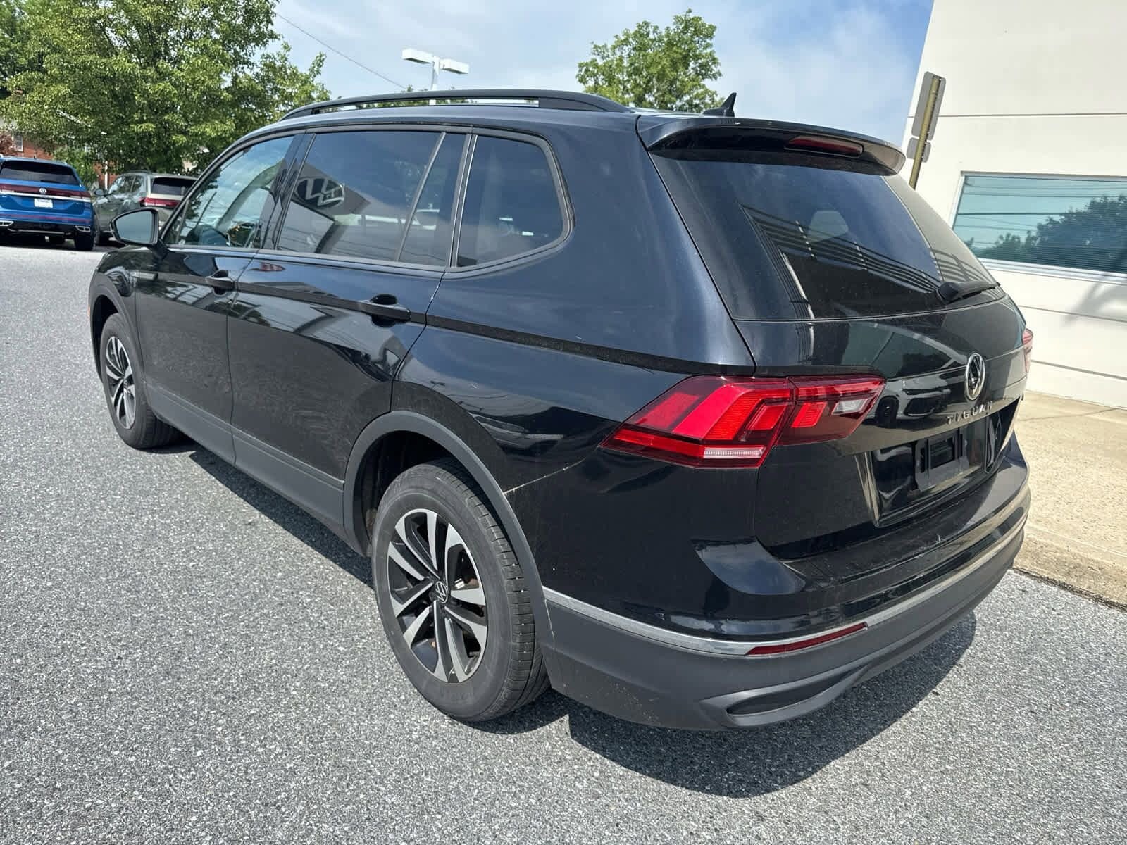 2022 Volkswagen Tiguan S photo 3