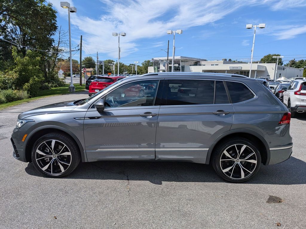 2023 Volkswagen Tiguan SEL R-Line Black photo 4