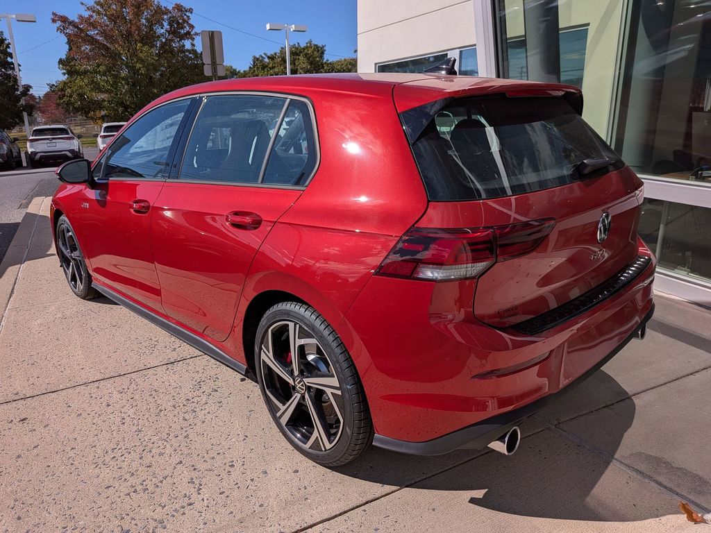 2025 Volkswagen Golf GTI SE photo 4
