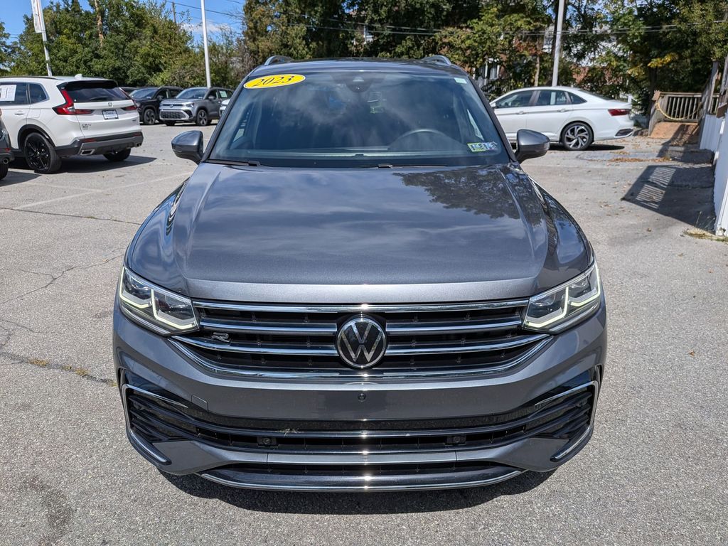 2023 Volkswagen Tiguan SEL R-Line Black photo 2