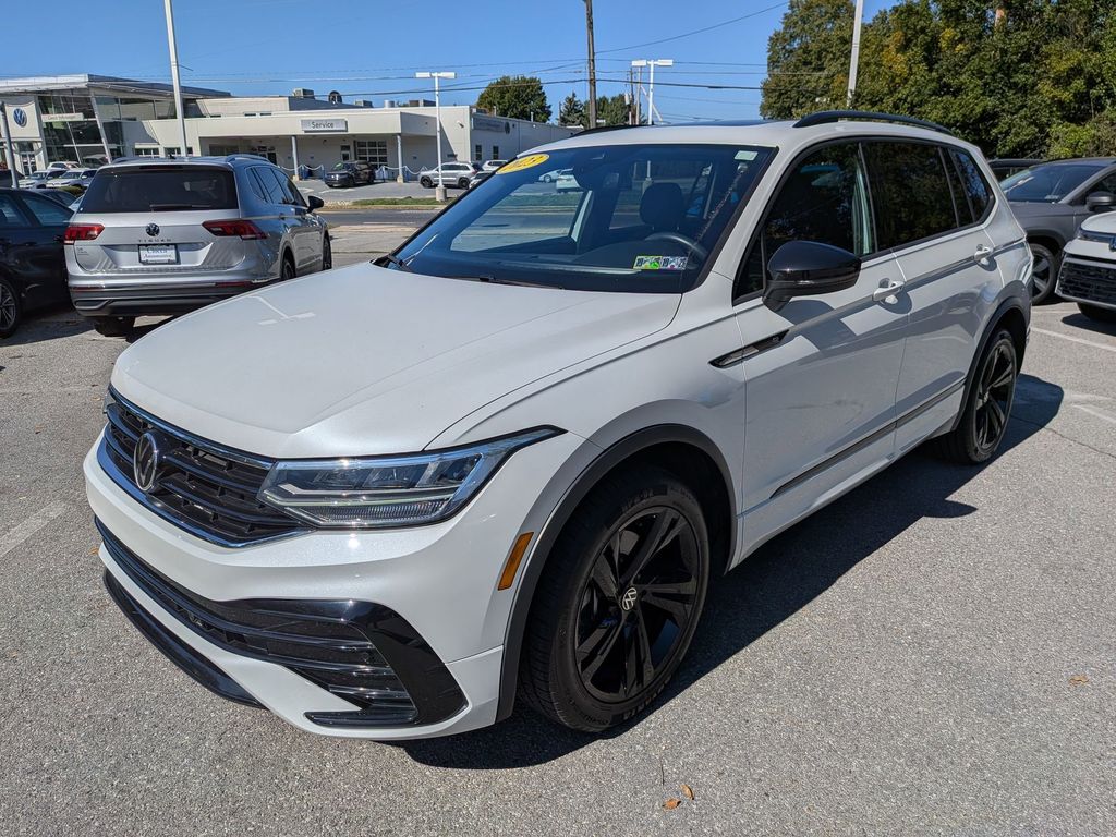 2023 Volkswagen Tiguan SE R-Line Black photo 2