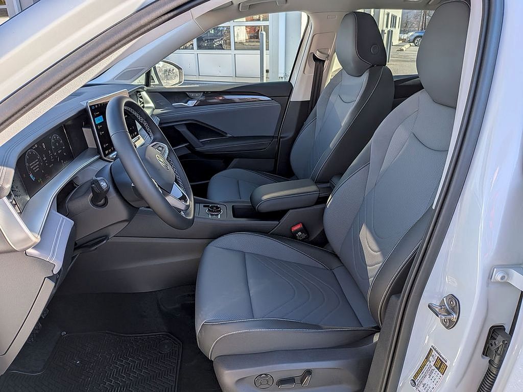 2026 Volkswagen Tiguan SE - Photo 11