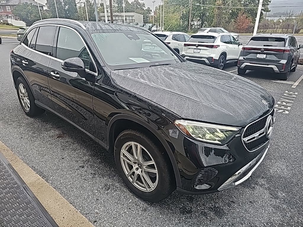 2023 Mercedes Benz GLC 300 4MATIC photo 4