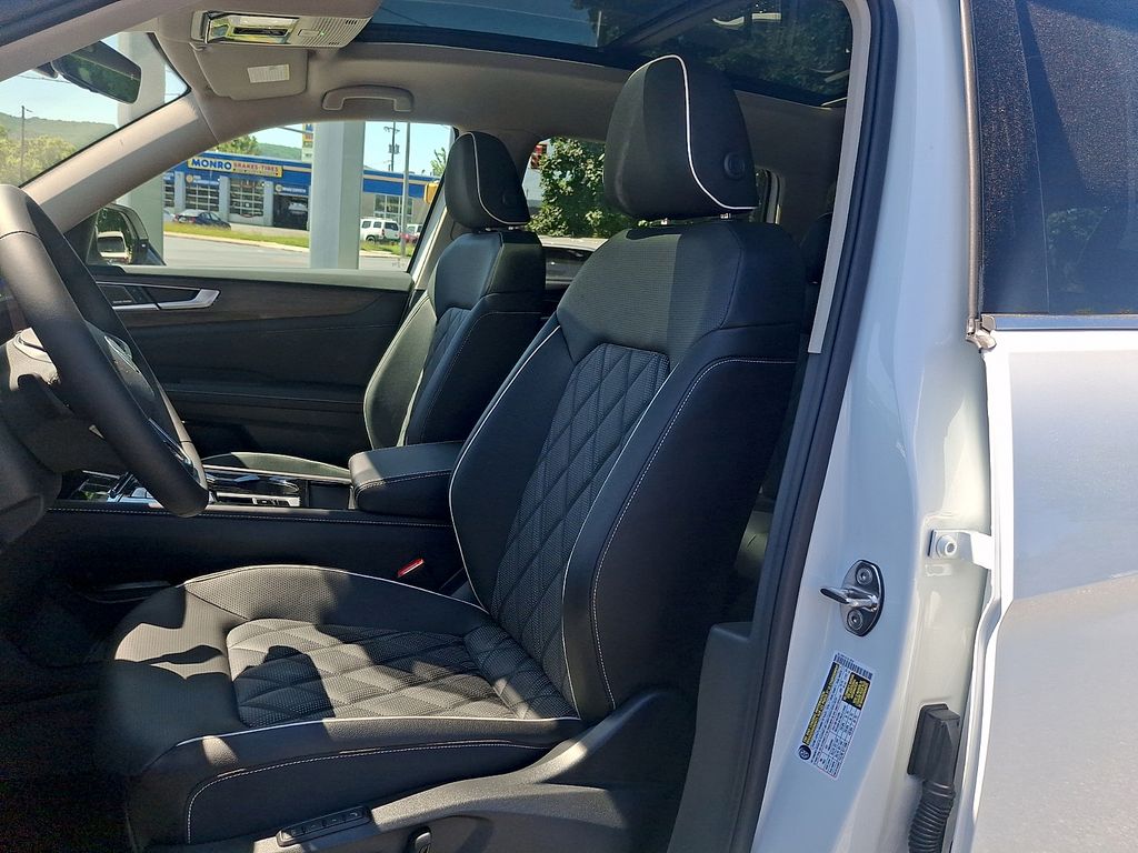 2026 Volkswagen Atlas SEL Premium R-Line - Photo 12