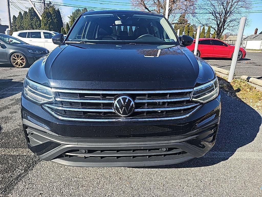 2022 Volkswagen Tiguan SE photo 3