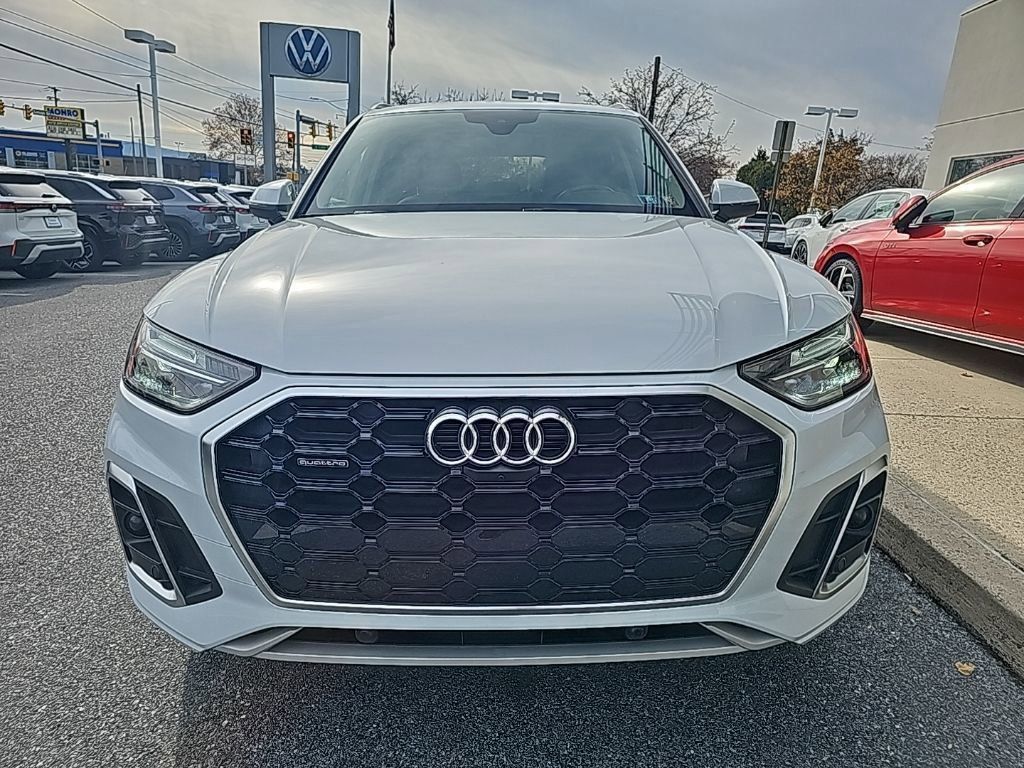 2023 Audi Q5 45 S line Premium Plus photo 2