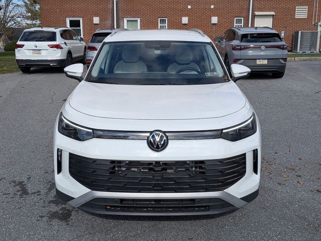 New 2025 Volkswagen Tiguan 2.0T SE SUV