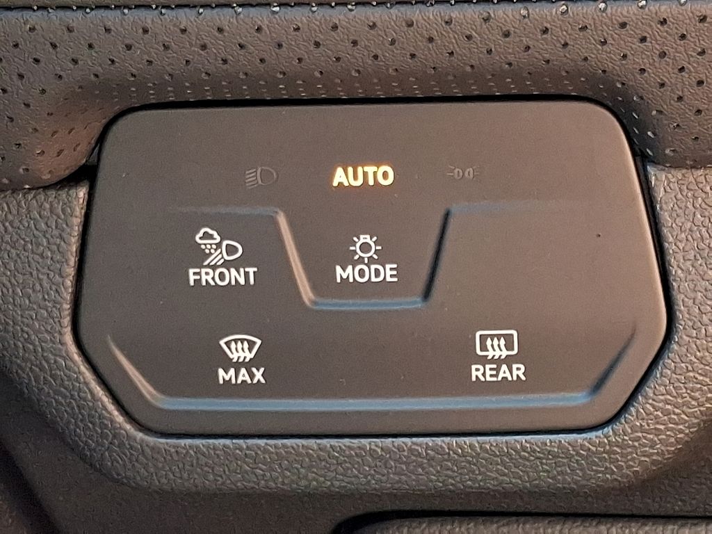 2026 Volkswagen Atlas SE w/Tech - Photo 17