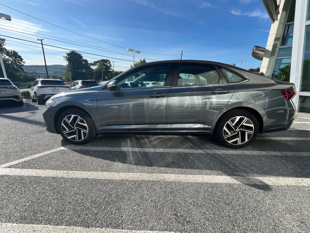 Used 2023 Volkswagen Jetta 1.5T SEL Sedan