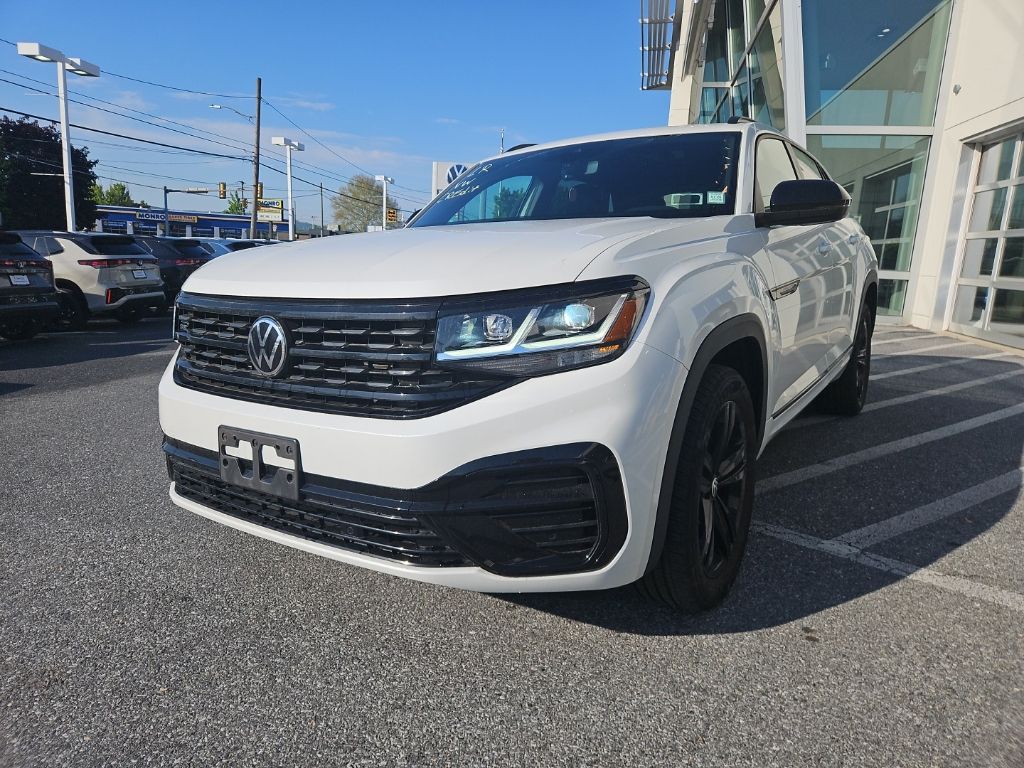 2023 Volkswagen Atlas Cross Sport 2.0T SEL R-Line Black 4MOTION's photo
