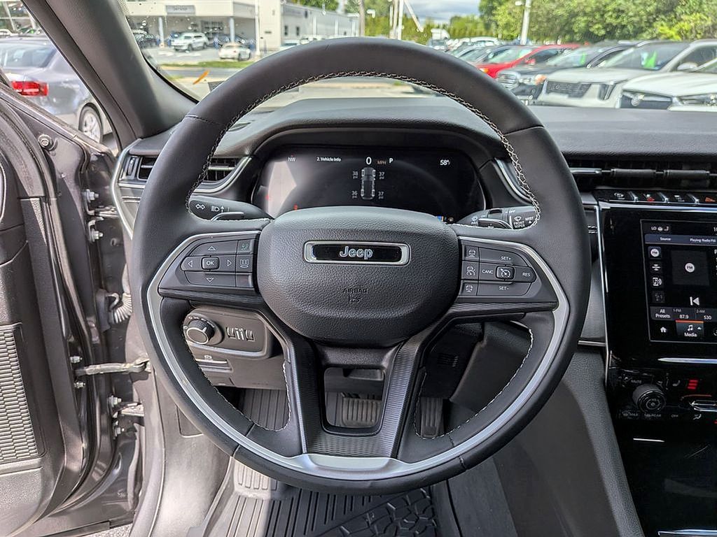 2023 Jeep Grand Cherokee Altitude - Photo 12