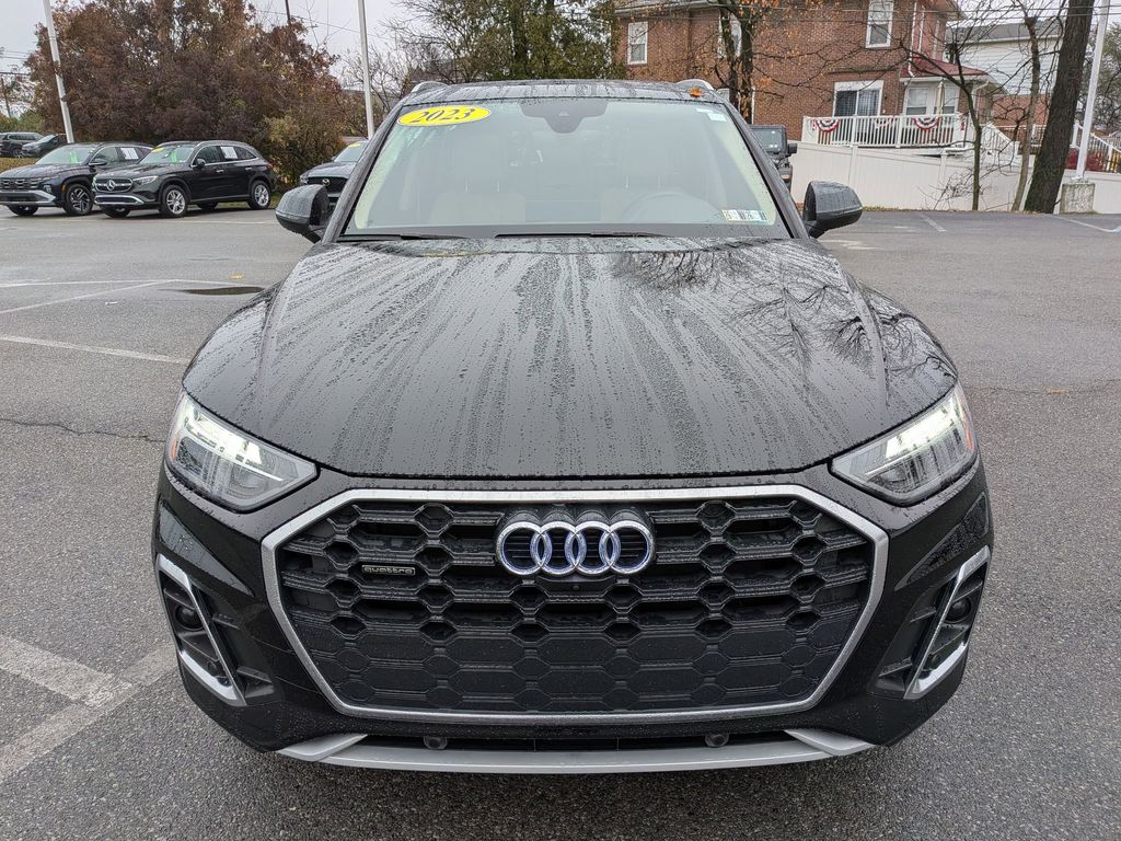 2023 Audi Q5 45 S line Premium Plus photo 2