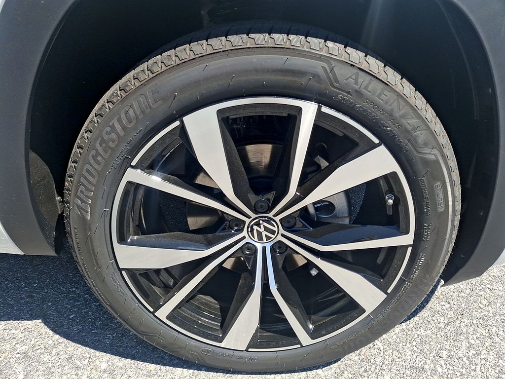 2026 Volkswagen Atlas SEL Premium R-Line - Photo 8