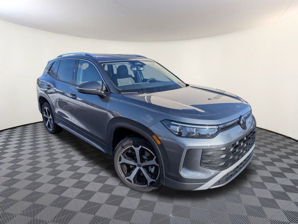 New 2026 Volkswagen Tiguan 2.0T SE SUV