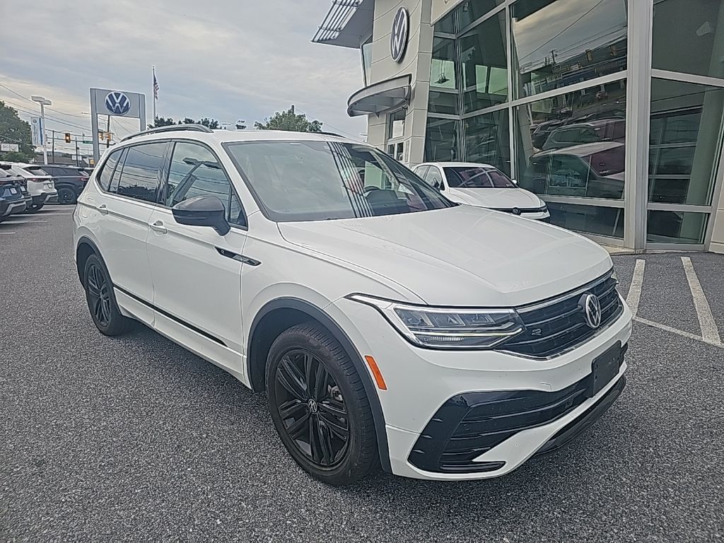 2022 Volkswagen Tiguan SE R-Line Black photo 3
