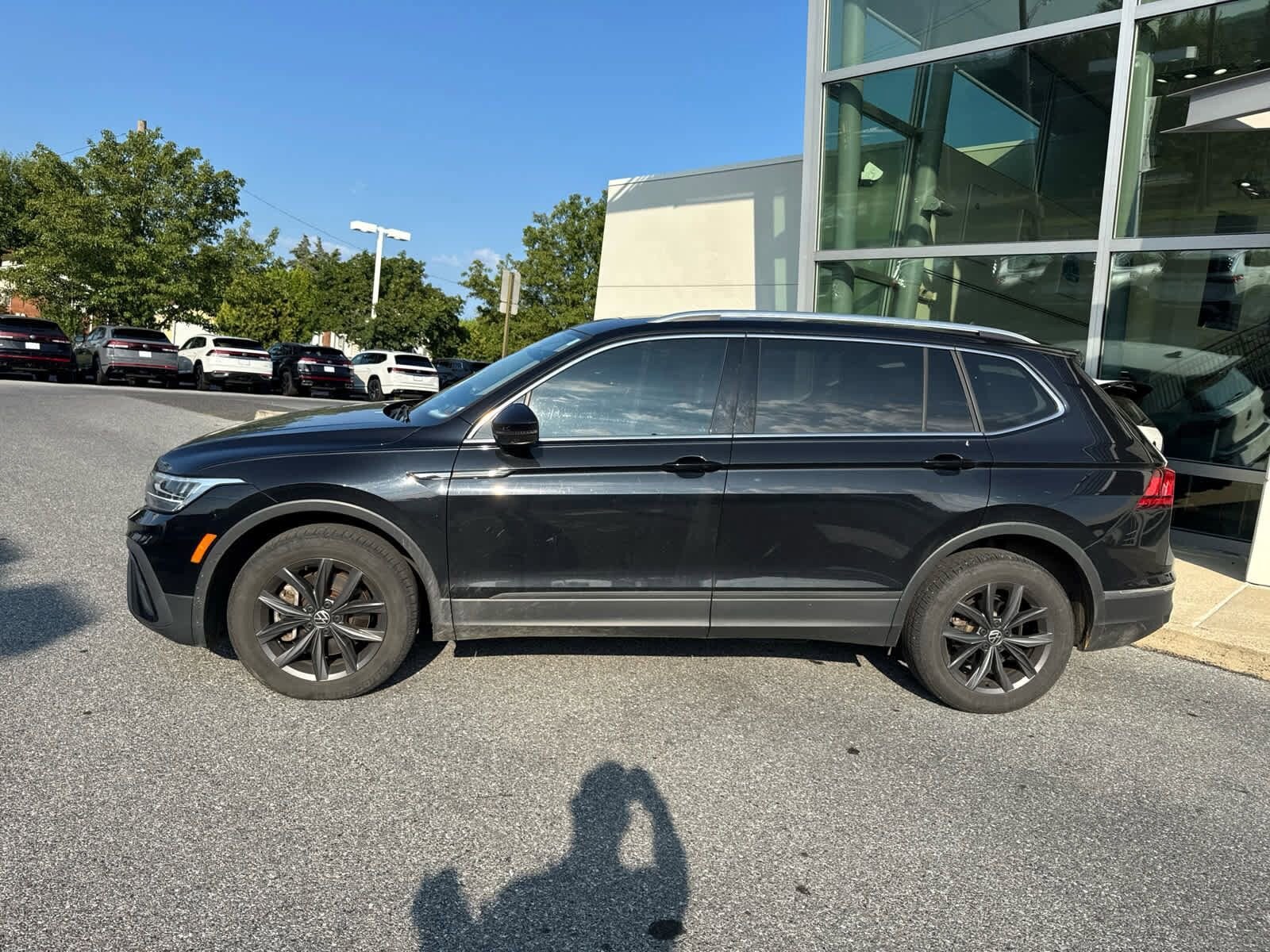 2022 Volkswagen Tiguan SE photo 2