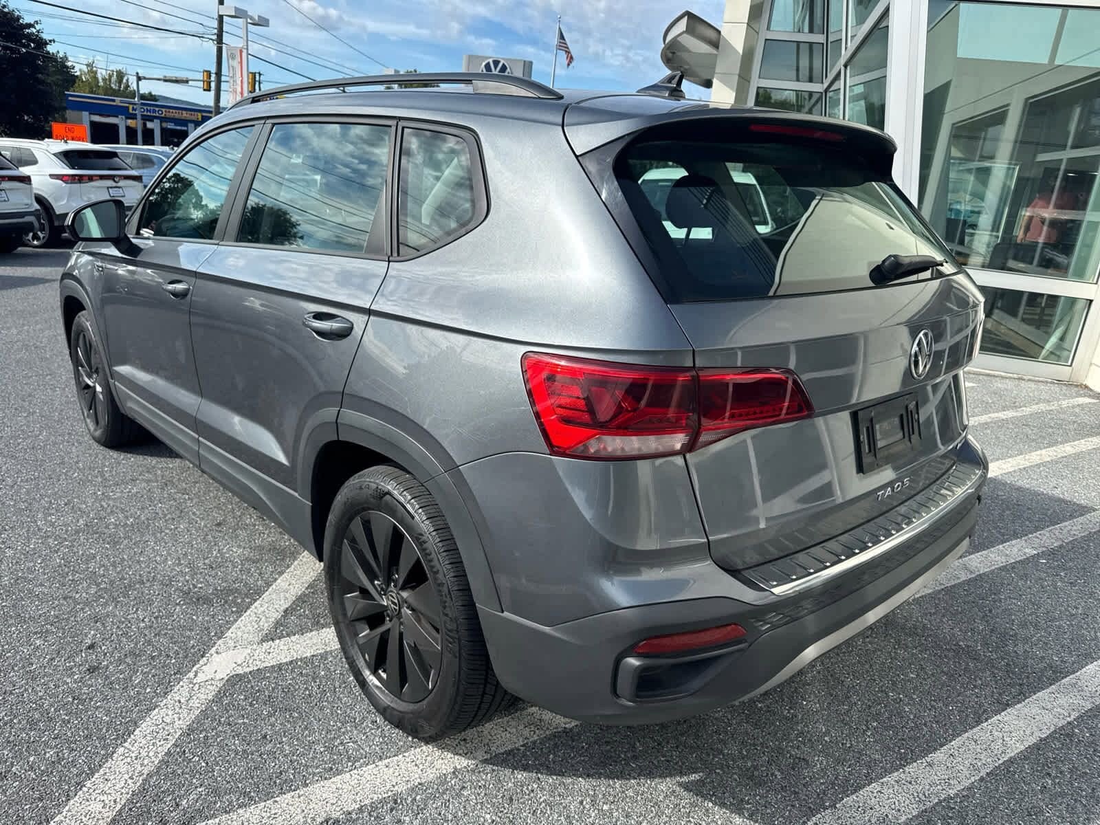 2022 Volkswagen Taos S photo 3