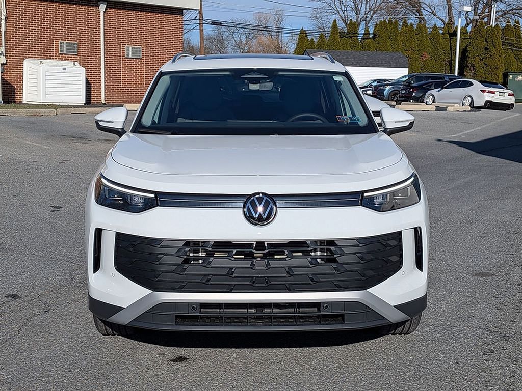 2026 Volkswagen Tiguan SE - Photo 2