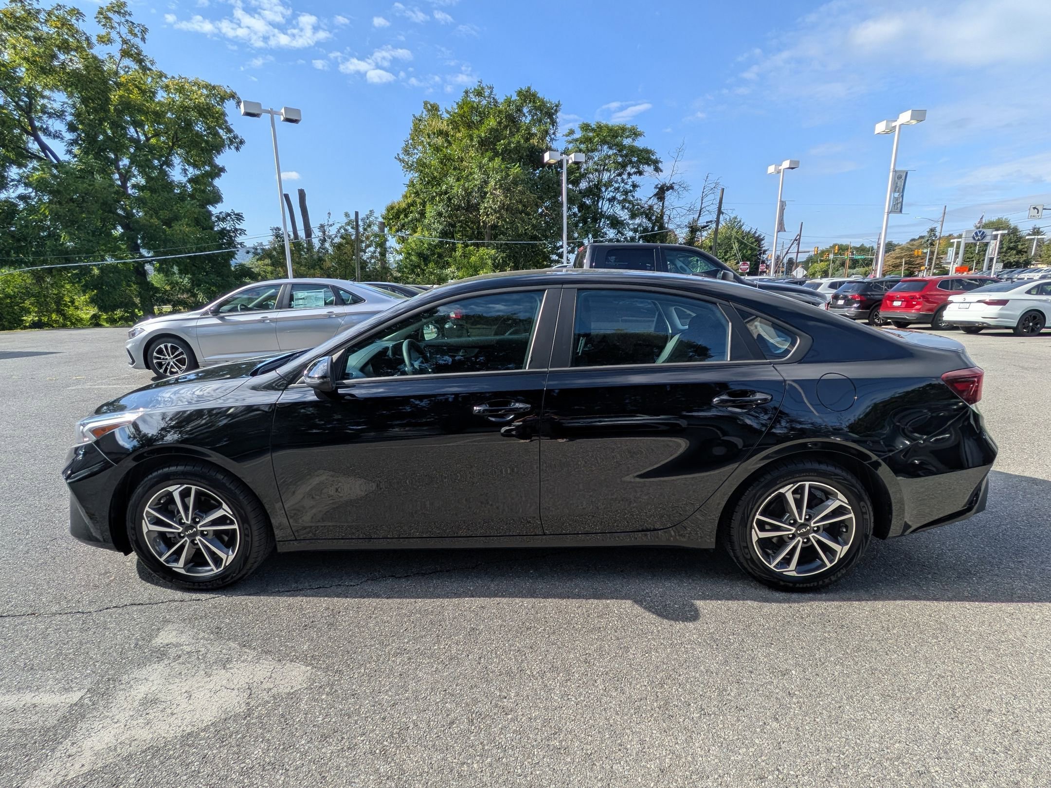 2023 Kia Forte LXS photo 4