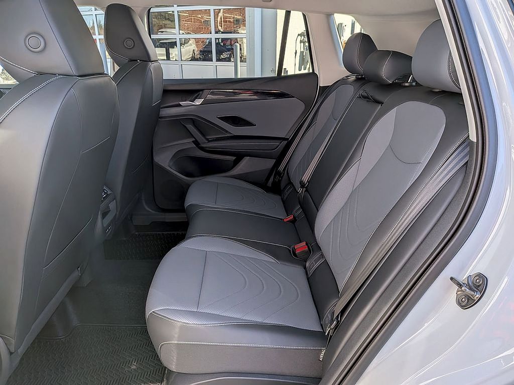 2026 Volkswagen Tiguan SE - Photo 13