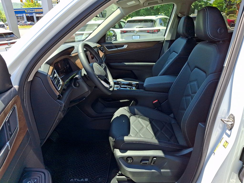 2026 Volkswagen Atlas SE w/Tech - Photo 11