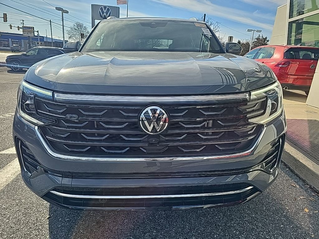 2025 Volkswagen Atlas Cross Sport SEL Premium R-Line photo 3
