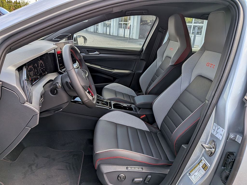 2026 Volkswagen Golf GTI SE - Photo 12