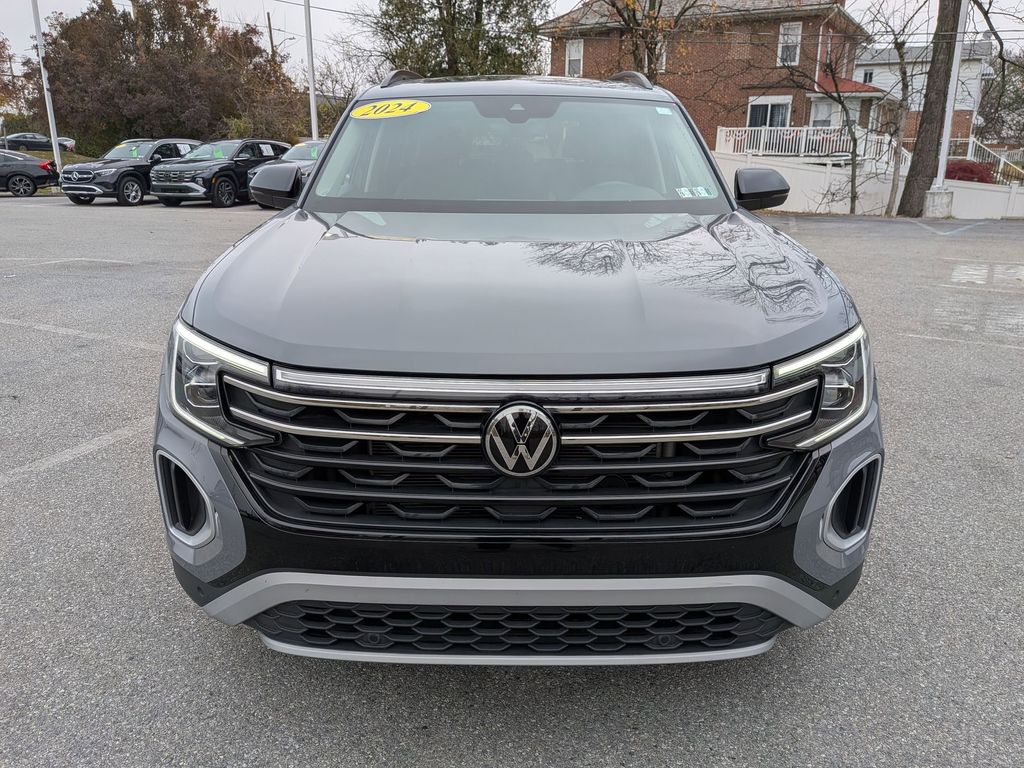 2024 Volkswagen Atlas Peak Edition SE Technology photo 2