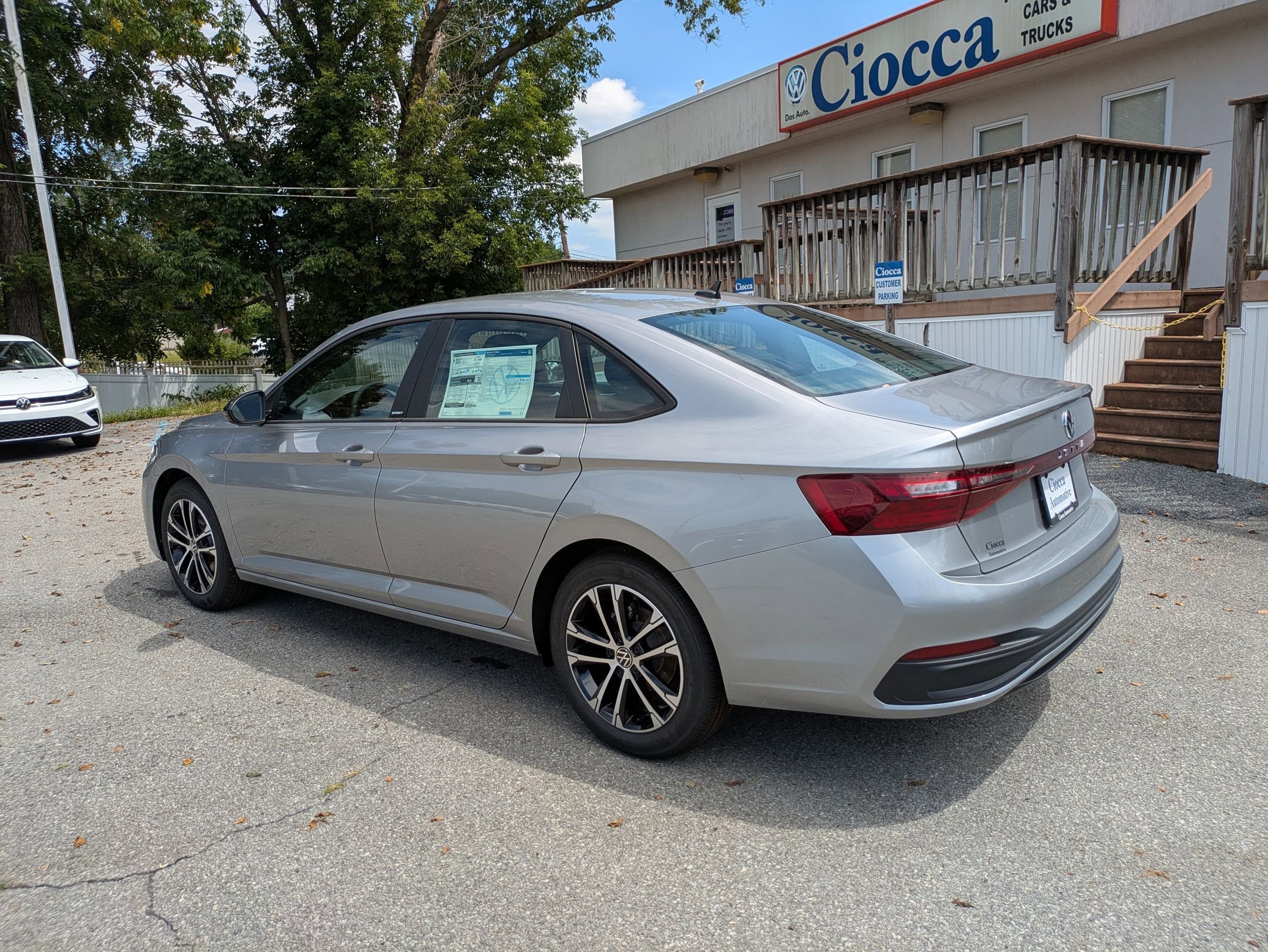 2025 Volkswagen Jetta 1.5T Sport photo 4