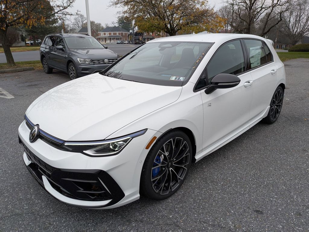 2026 Volkswagen Golf R 2.0 TSI photo 3