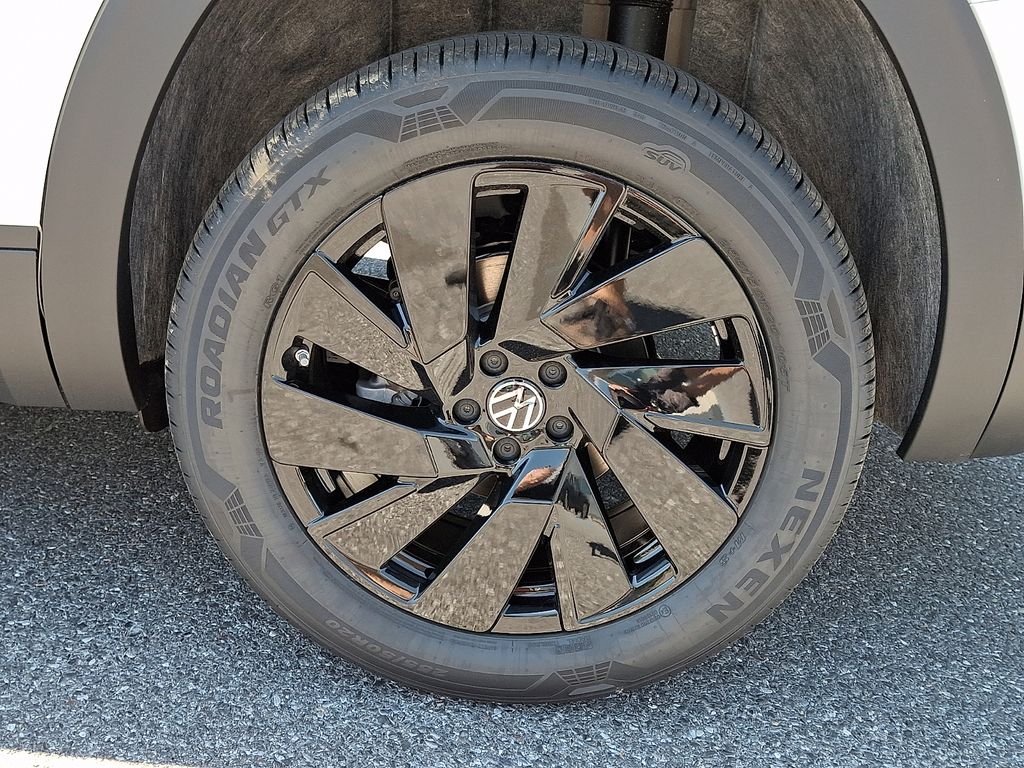 2026 Volkswagen Atlas SE w/Tech - Photo 8