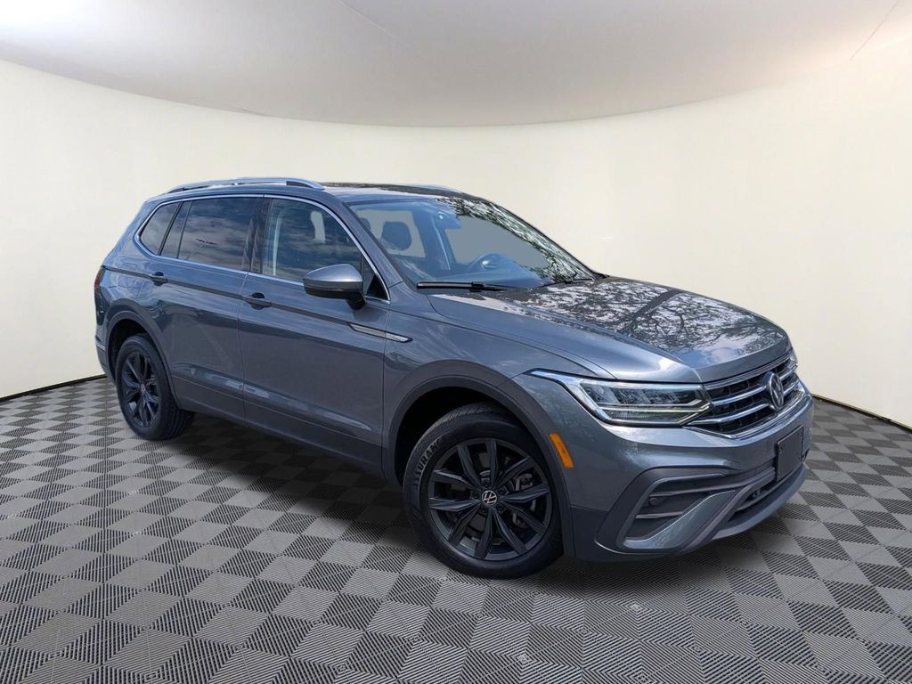 2024 Volkswagen Tiguan 2.0T SE 4Motion's photo