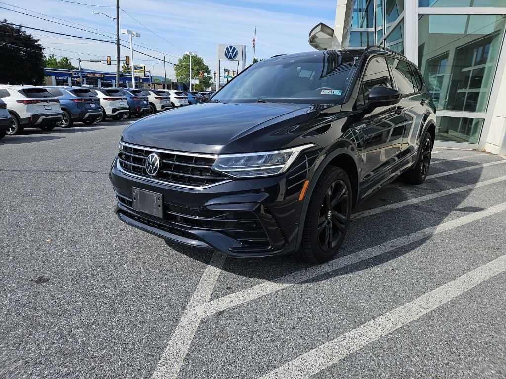 2024 Volkswagen Tiguan 2.0T SE R-Line Black 4Motion's photo