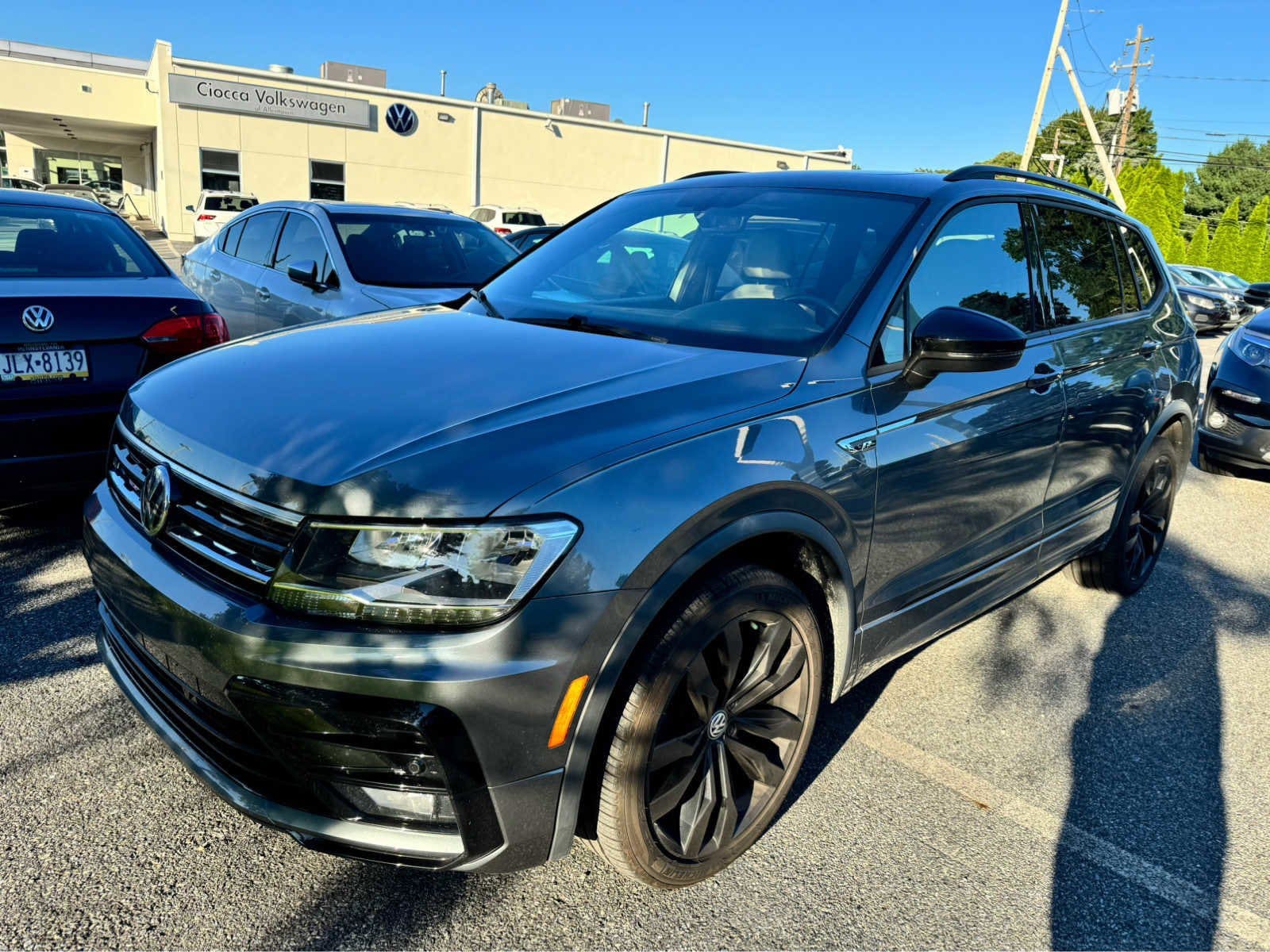 Used 2020 Volkswagen Tiguan SE R-LINE BLACK with VIN 3VV2B7AX6LM181504 for sale in Allentown, PA