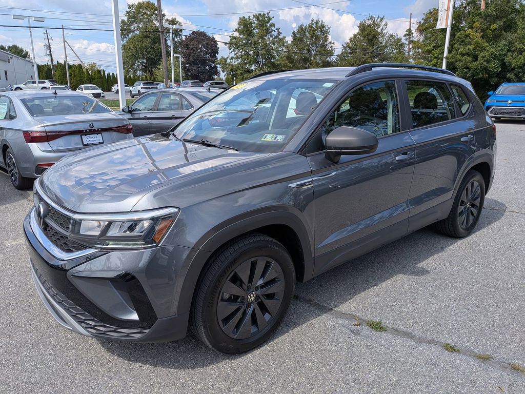2022 Volkswagen Taos S photo 3