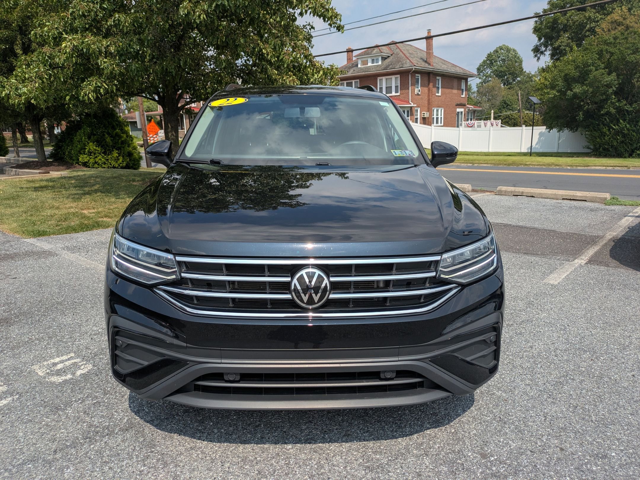 2022 Volkswagen Tiguan S photo 2