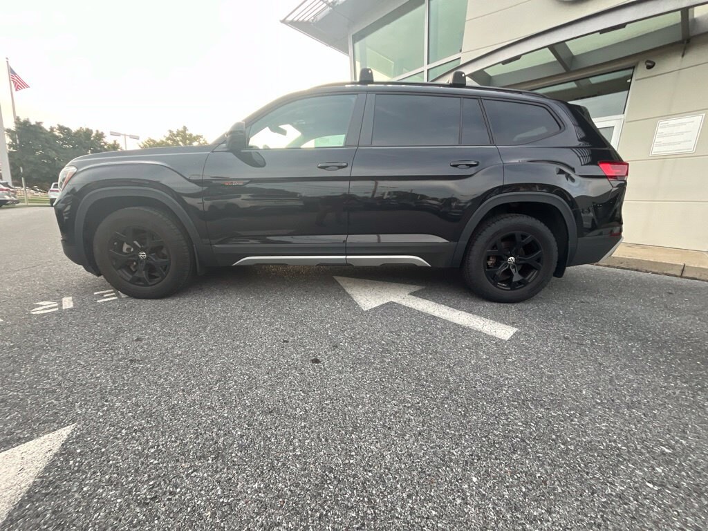 Used 2024 Volkswagen Atlas 2.0T Peak Edition SEL SUV